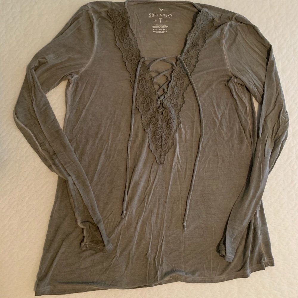 Long sleeve v-neck
